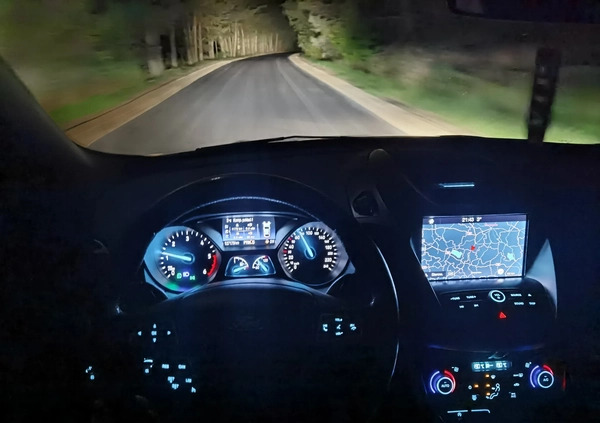 Ford Kuga cena 66100 przebieg: 127100, rok produkcji 2019 z Więcbork małe 137